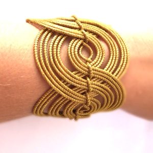 Closed-wave cuff