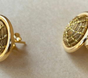 Concave stud earrings